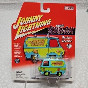 2001 Johnny Lightning The Mystery Machine Scooby-Doo Die-cast Van